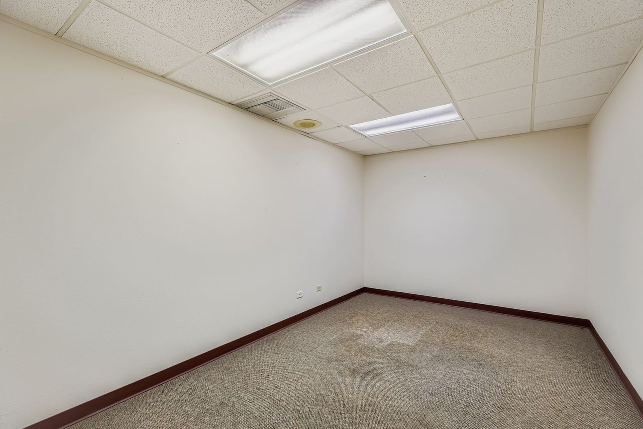 2060 Universal City Blvd