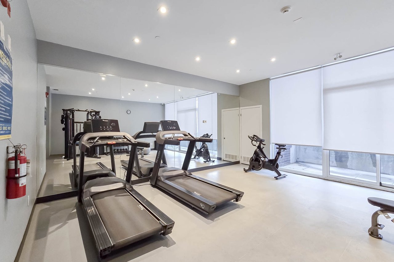 424-3560 St Clair Ave E