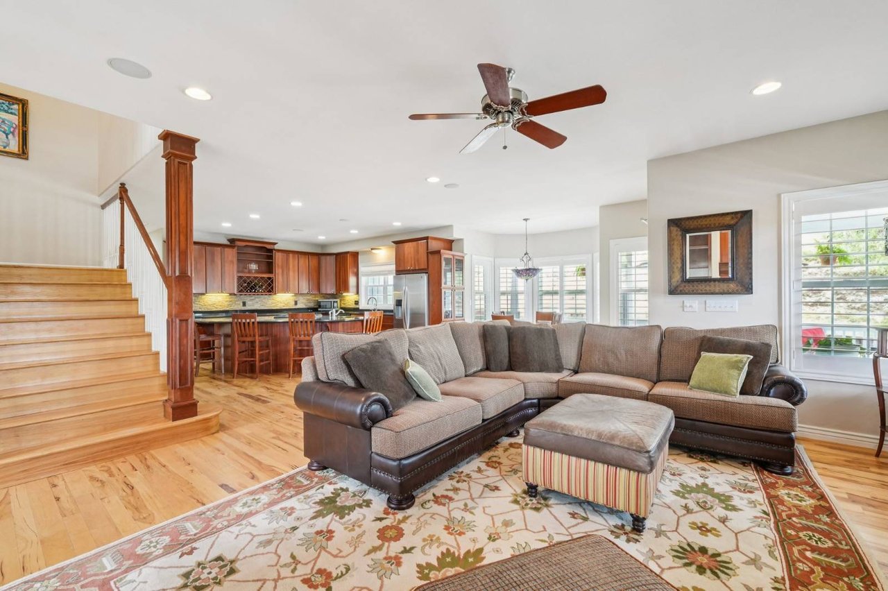 7014 Nautique Circle