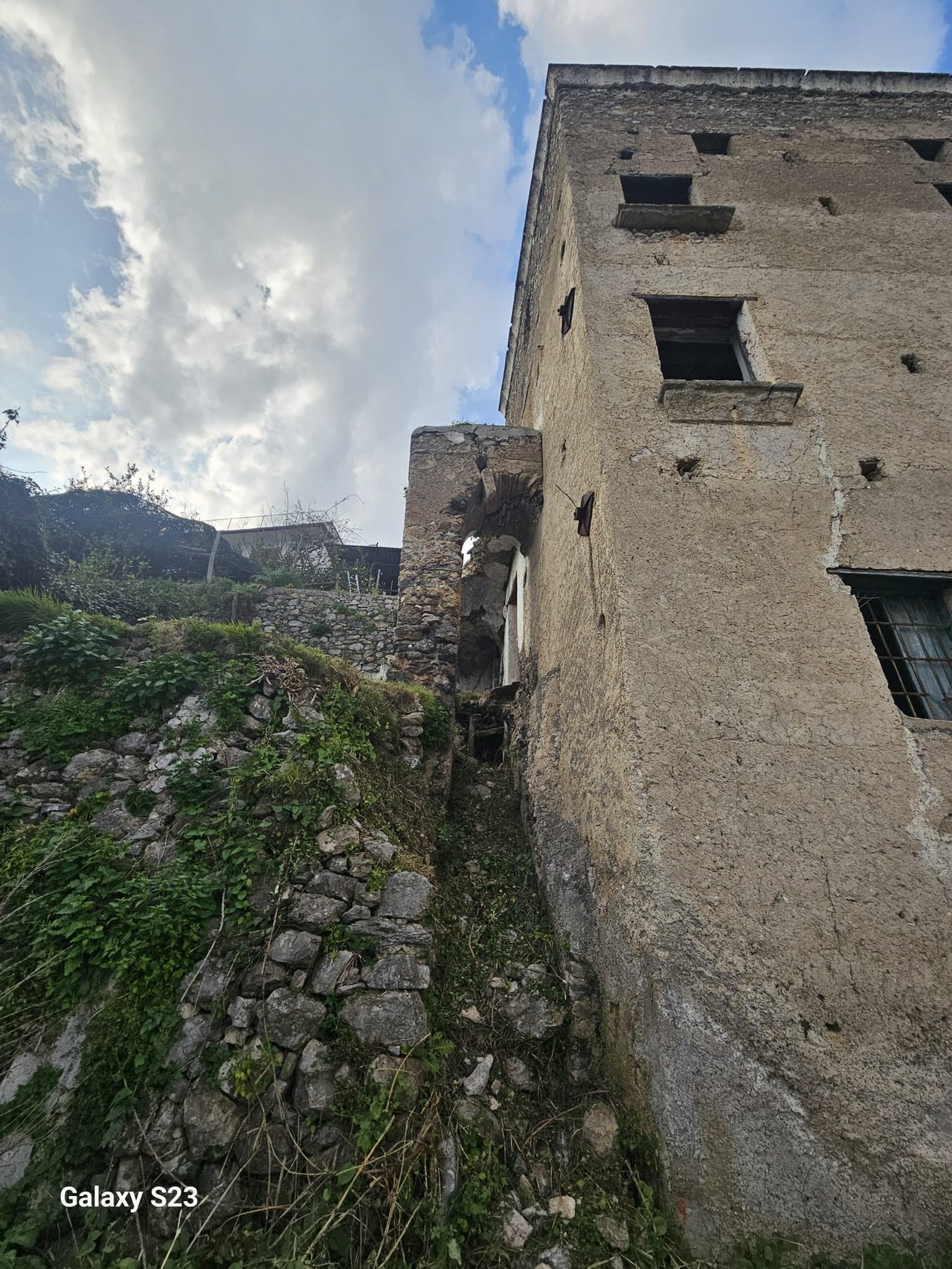 Historic Building With Garden to Be Restored in Castiglione Di Ravello