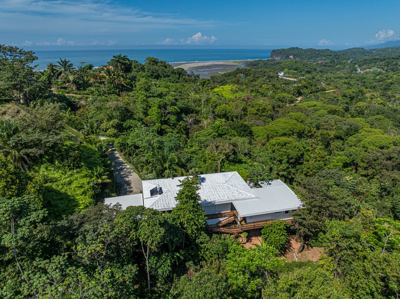 Stunning Ocean and Mountain Views, Casa Tres Galgos in Ojochal on Calle Perezoso