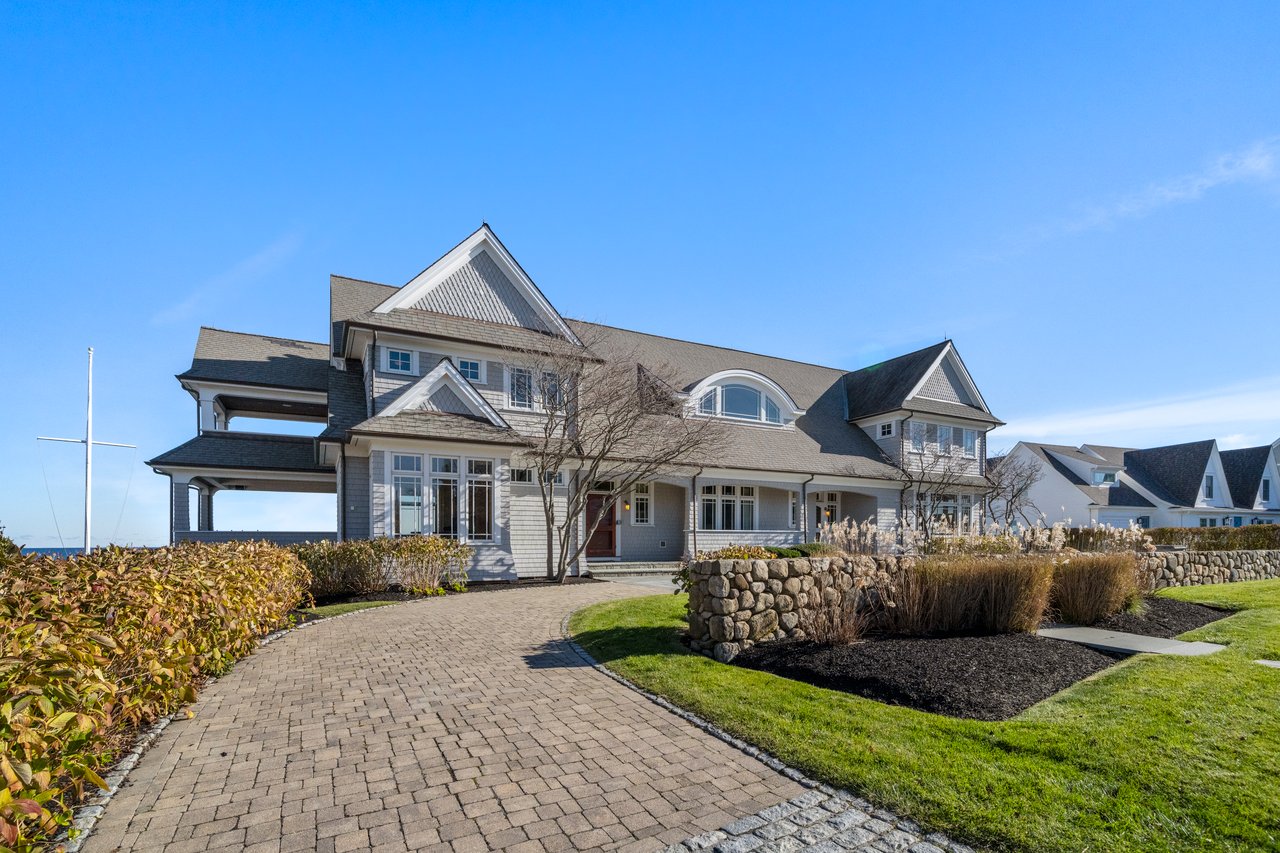 21 Circuit Ave, Scituate