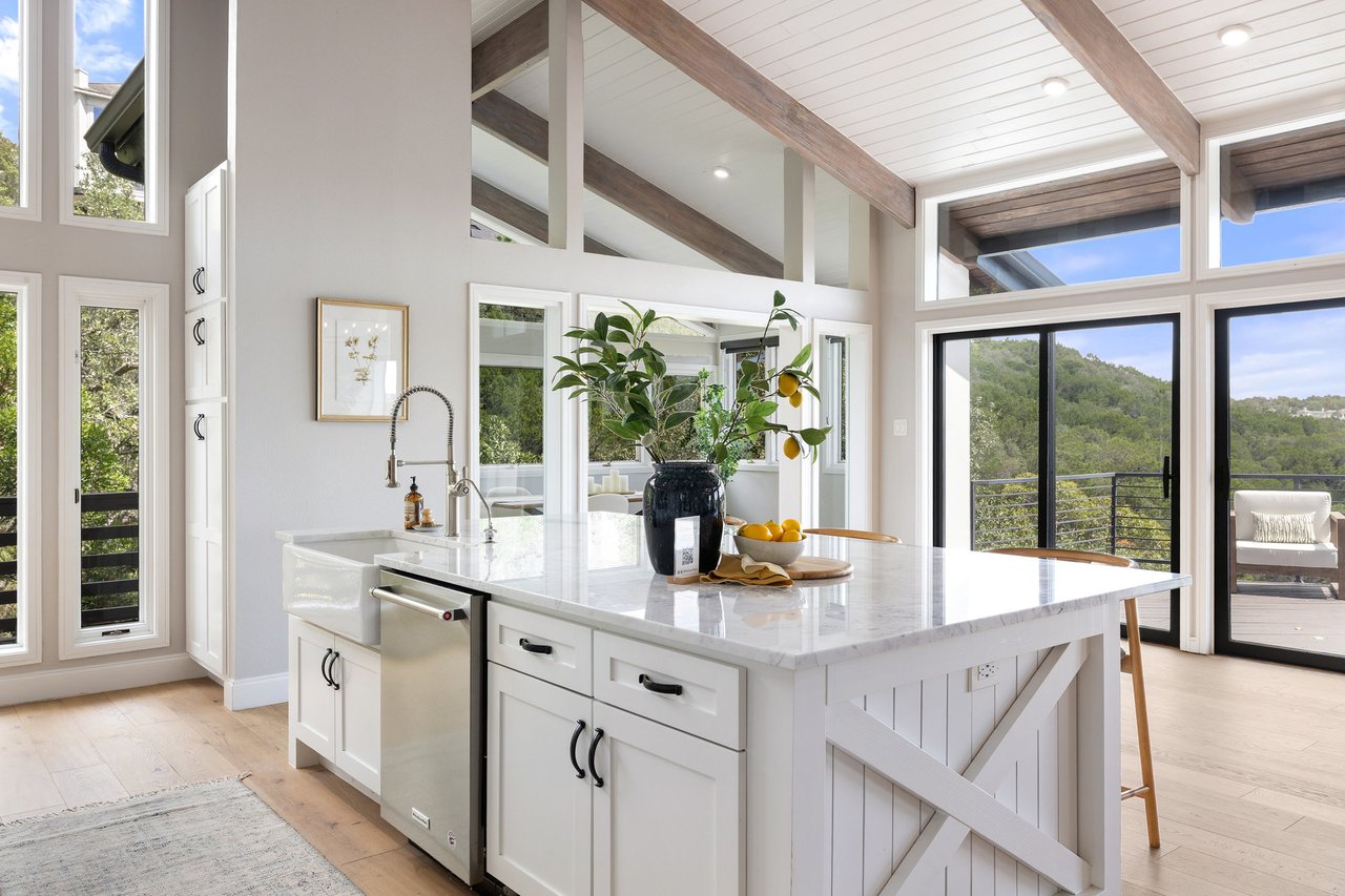 6905 Ladera Norte | Contemporary Northwest Hills Estate