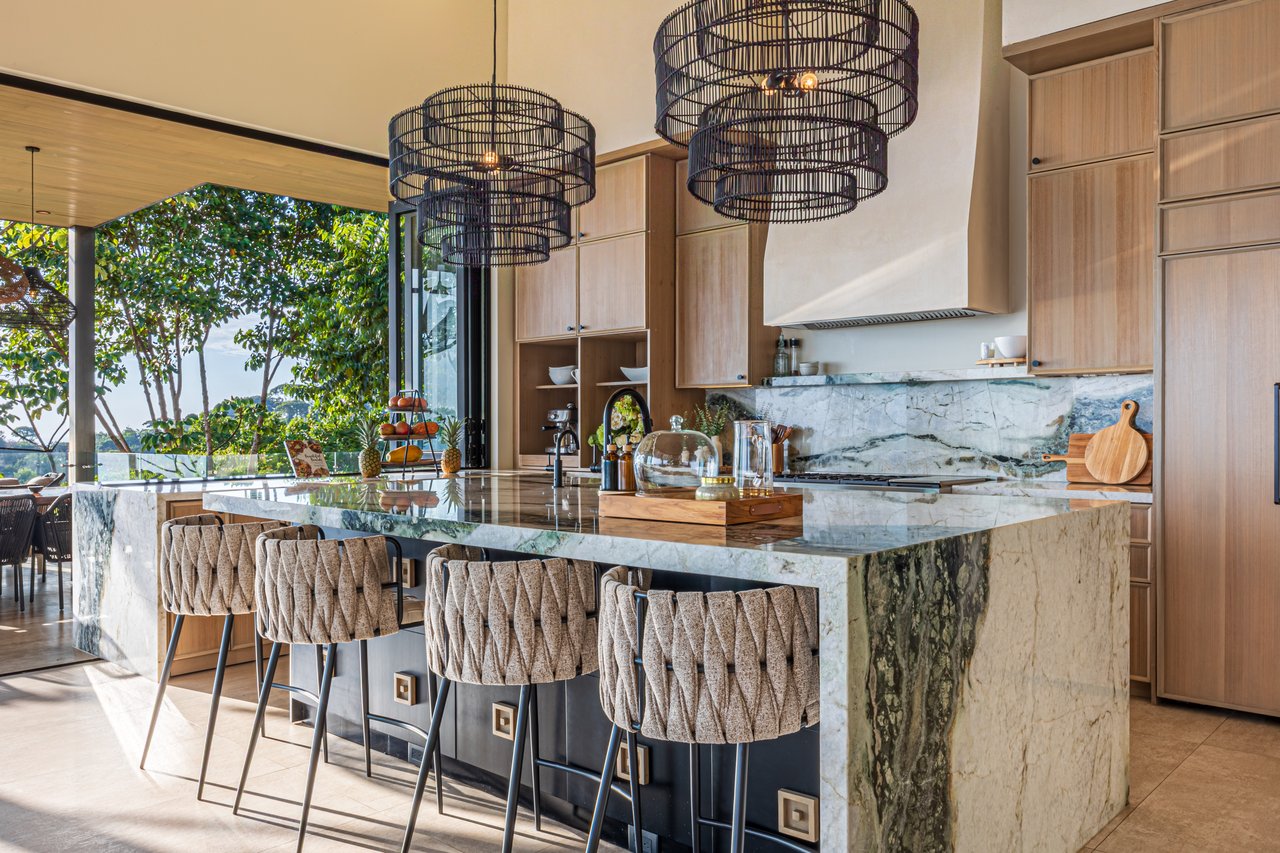 Luxury Estate in Escaleras - Incredible Ocean Views 5.5 Acres