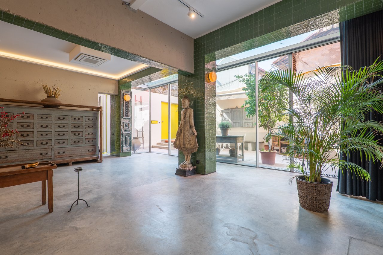Versatile Loft-Style Living + Office Space in Porto’s Vibrant Art District