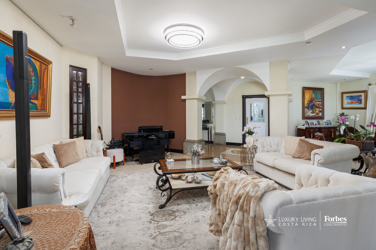 21560 - Casa Grand Court | Residence with Tennis Court in Moravia