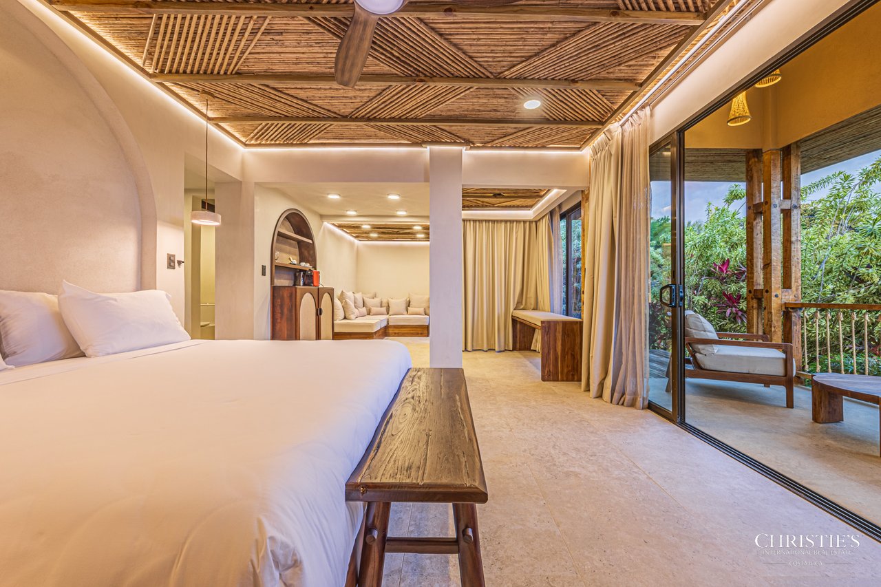 Luxury Hotel Boutique with Ocean Views | Walking distance to the beach | 13.2 Acres