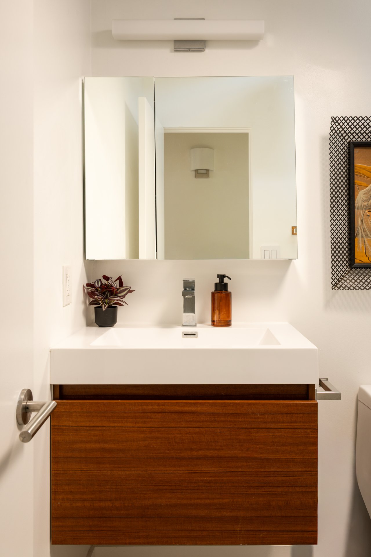 2808 Lambert Dr, Hollywood Hills 