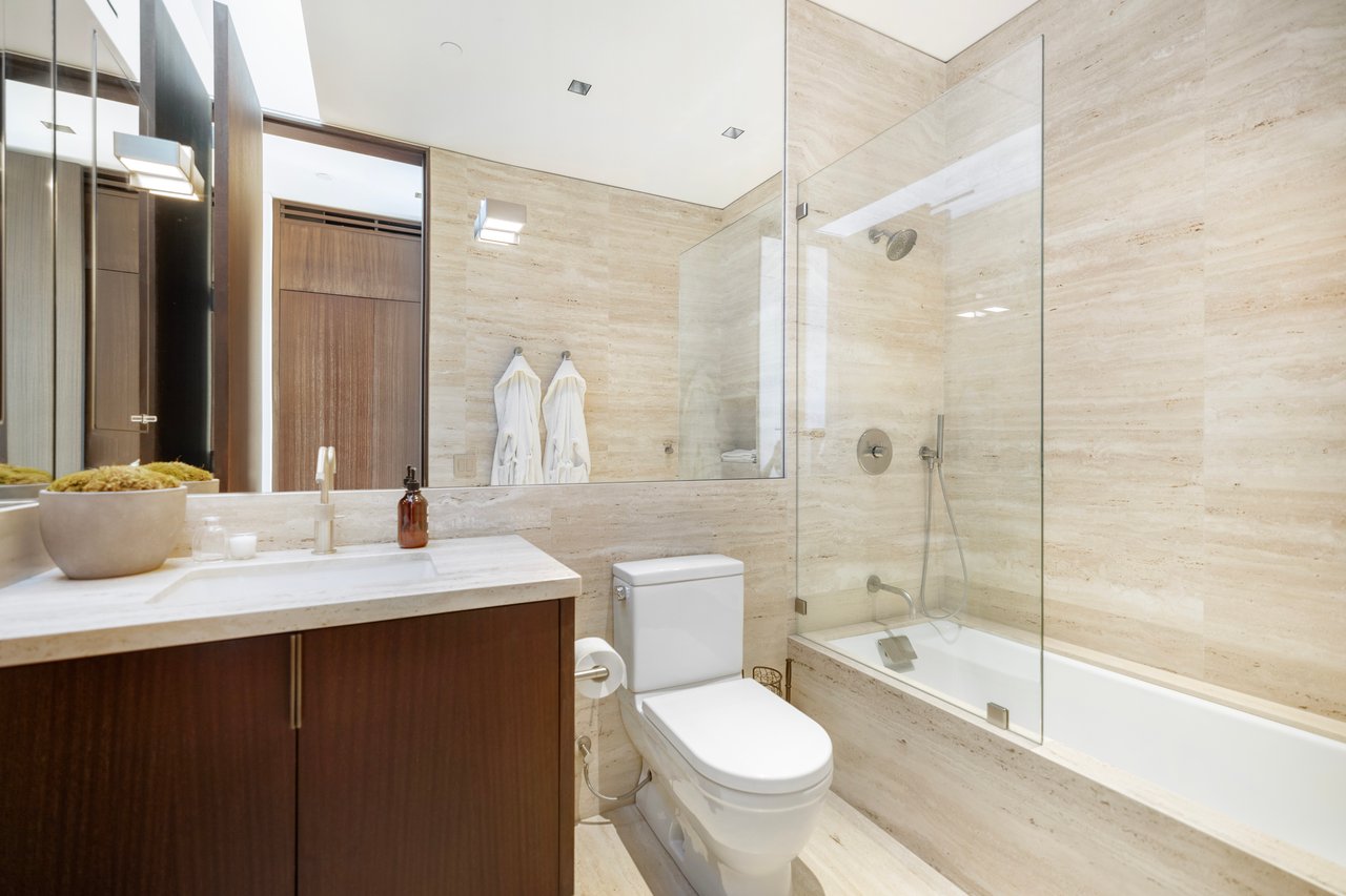 1305 Collingwood Pl