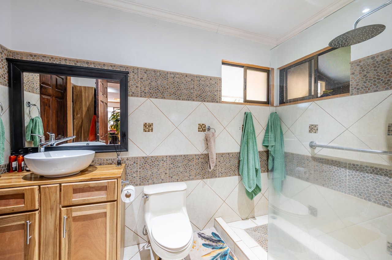 Cornett Retreat | Multi-Unit Colonial Compound 10 Mins to Playa Grande