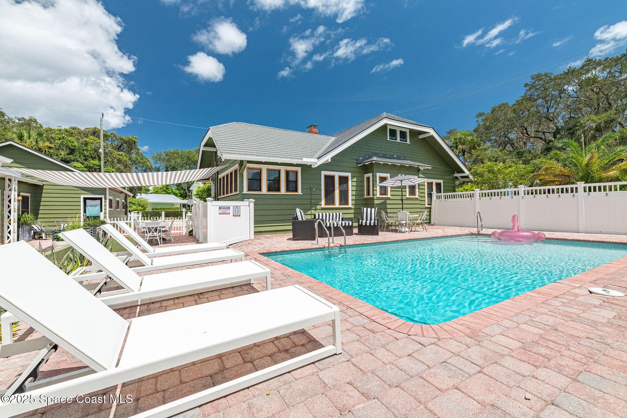1296 Highland Ave