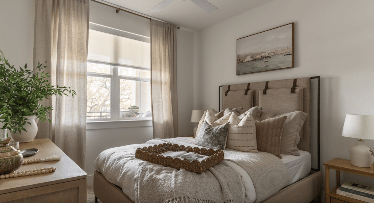 Get January base rent free + $1500 Gift Card!