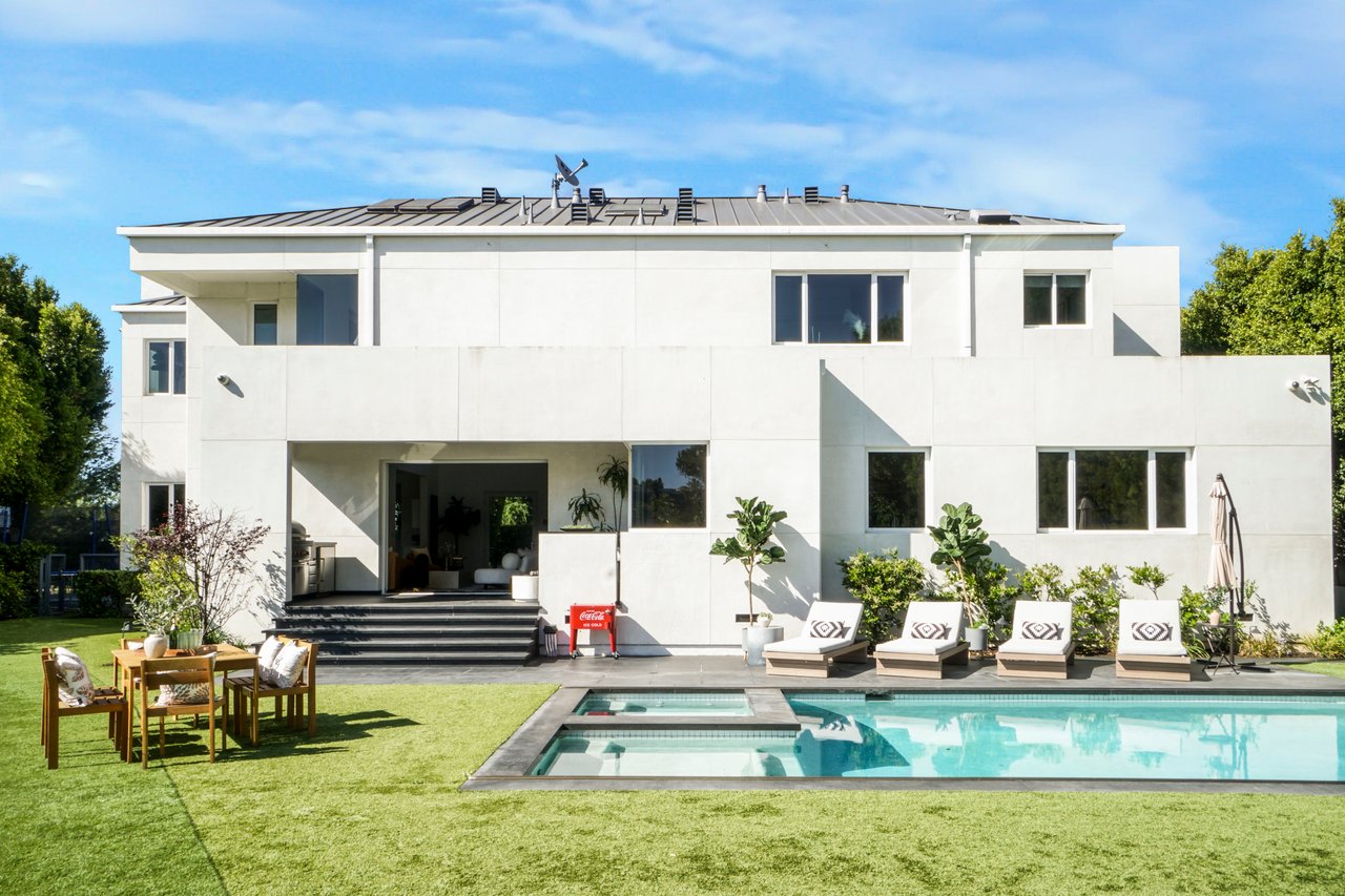 1116 Linda Flora Drive