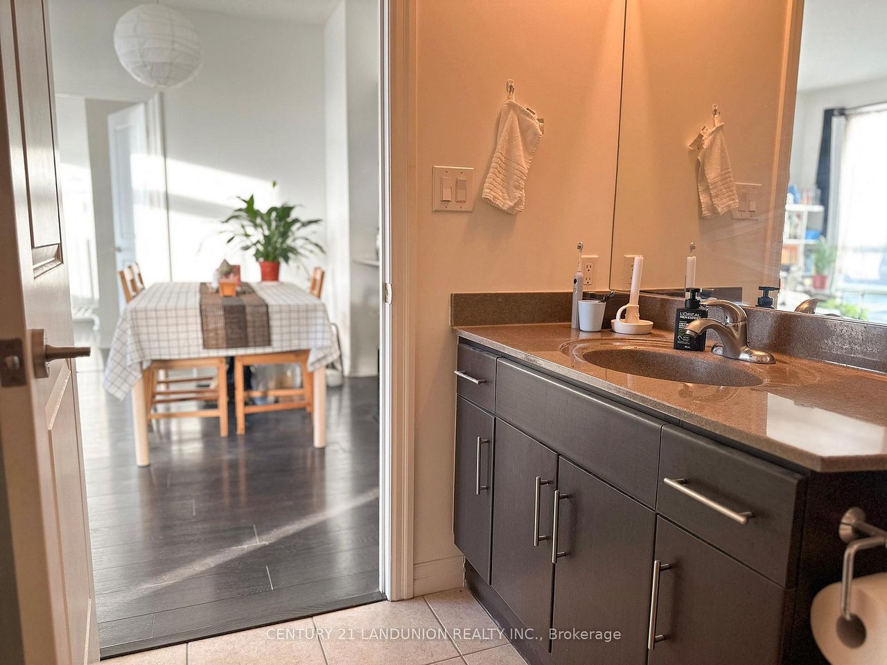 COZY PENTHOUSE LIVING