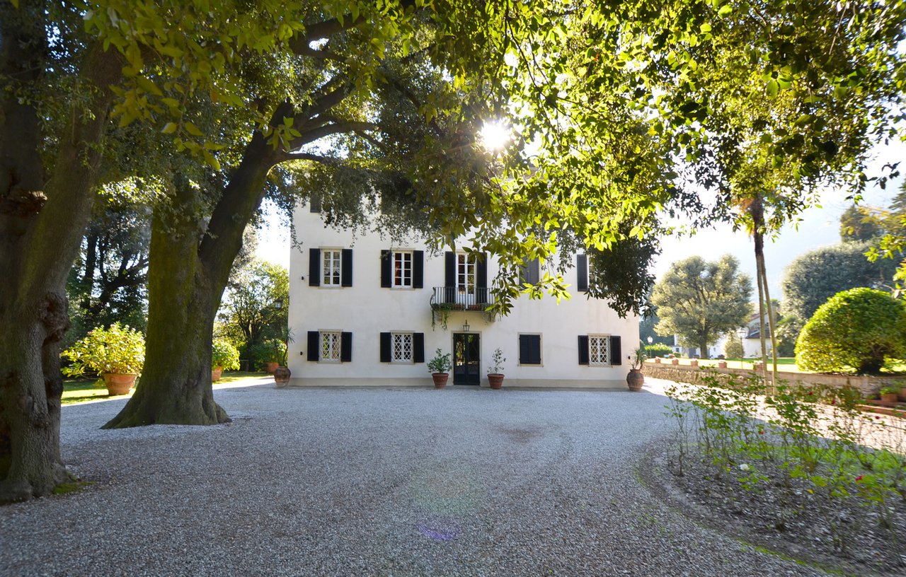 Timeless Lucca Villa with Garden and Pool