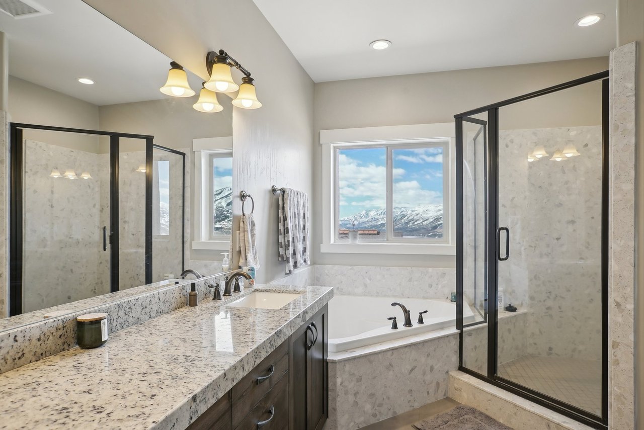 1713 E Viewside Cir