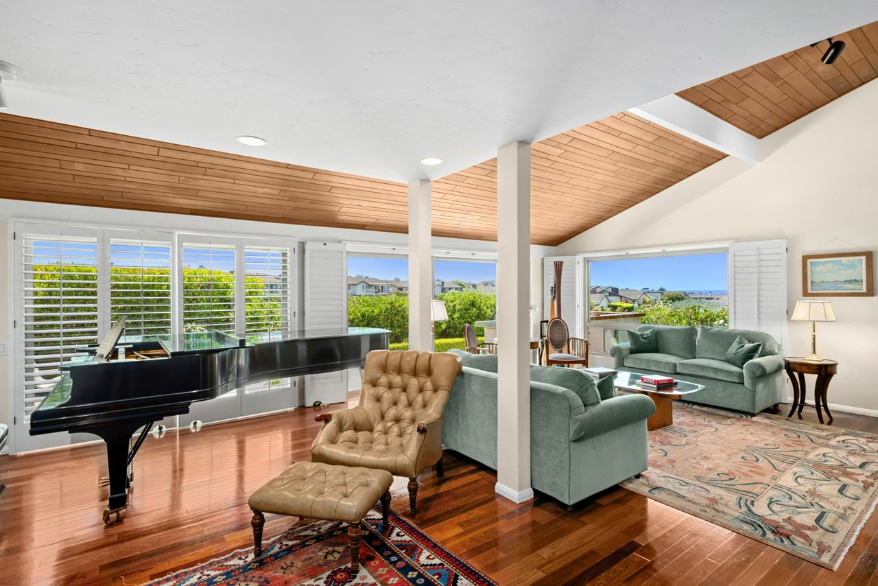 15 Skysail Drive
