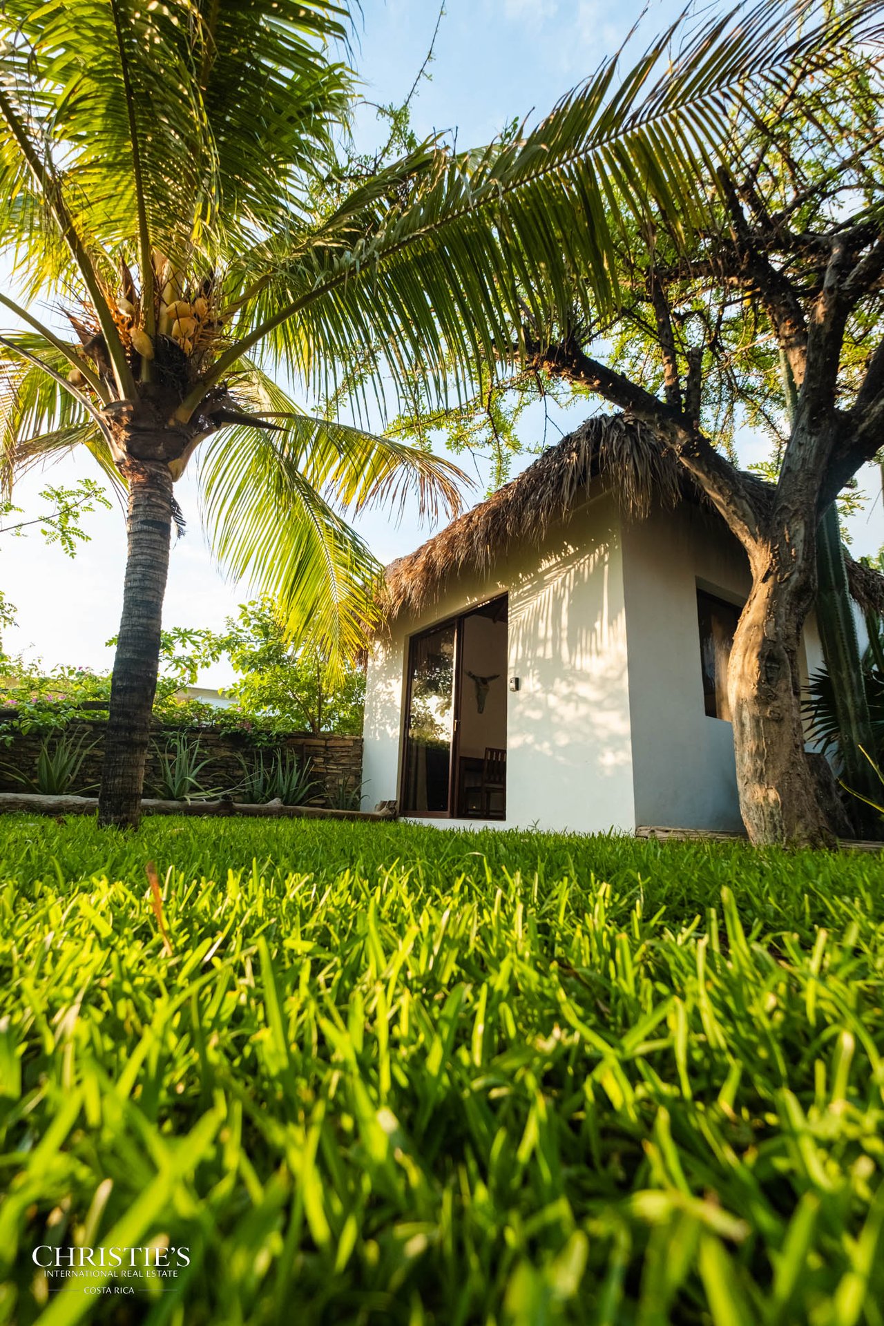 Mandla Boutique Coastal Retreat with World-Class Surf