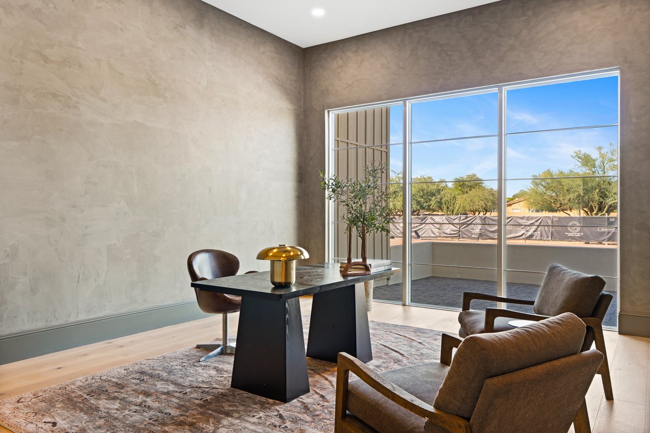 10809 North 82nd Place