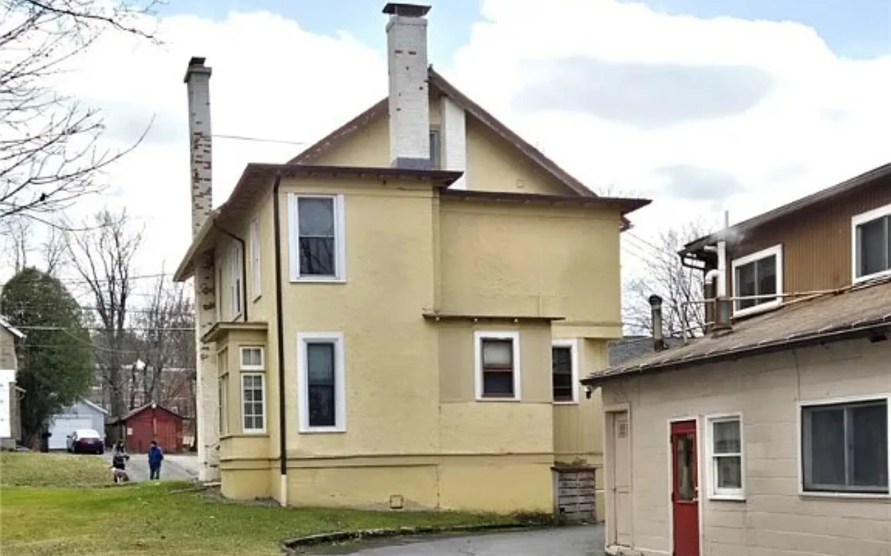 408-12 Hillview Pl