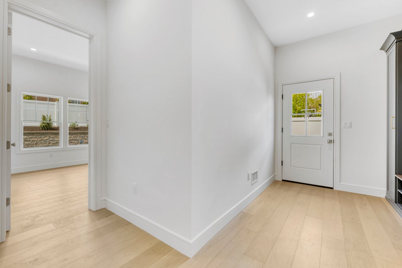 229 Bogert Pl