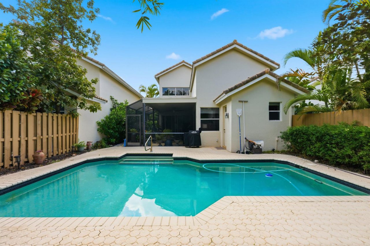 2495 NW 66th Dr