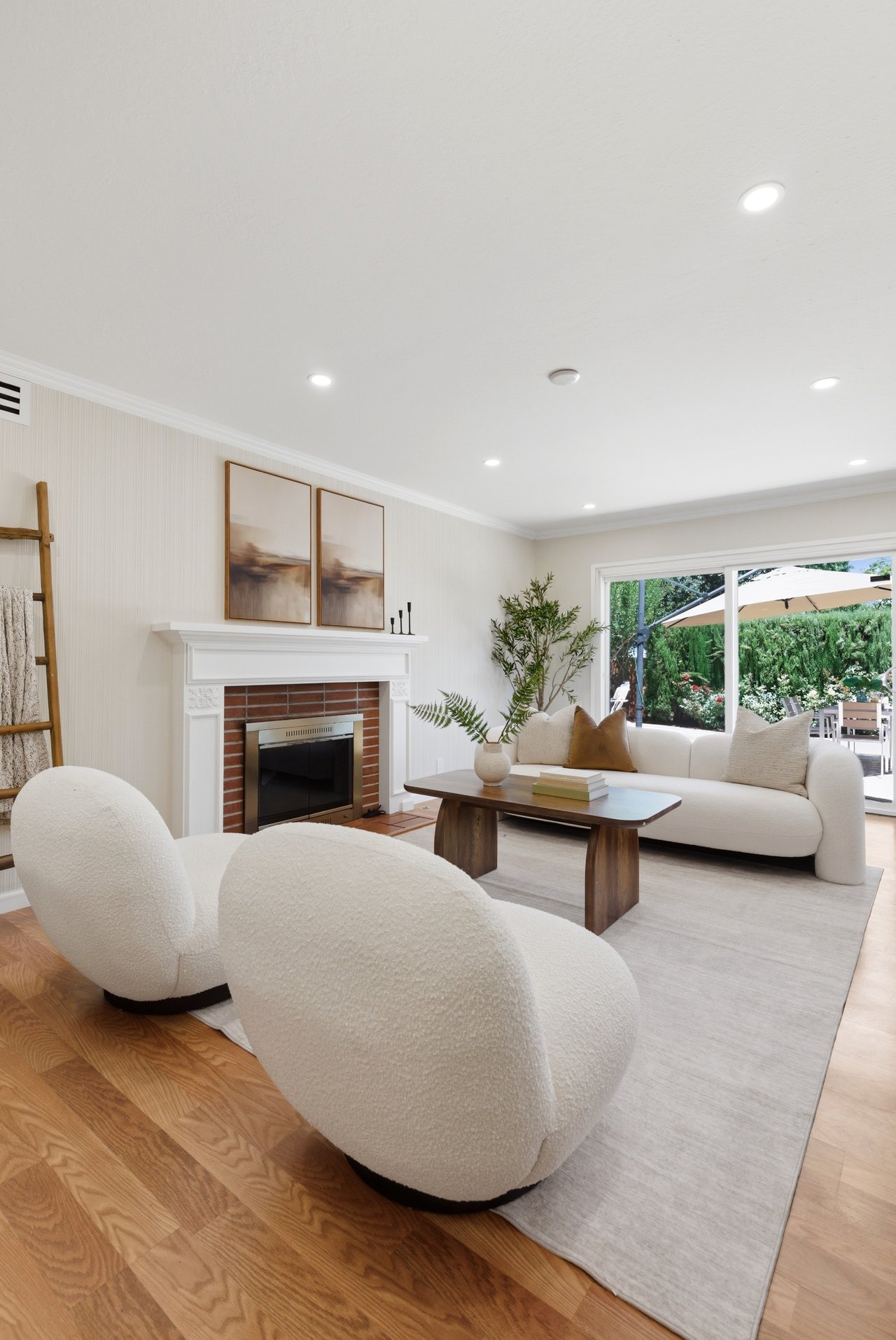 2101 Leon Drive