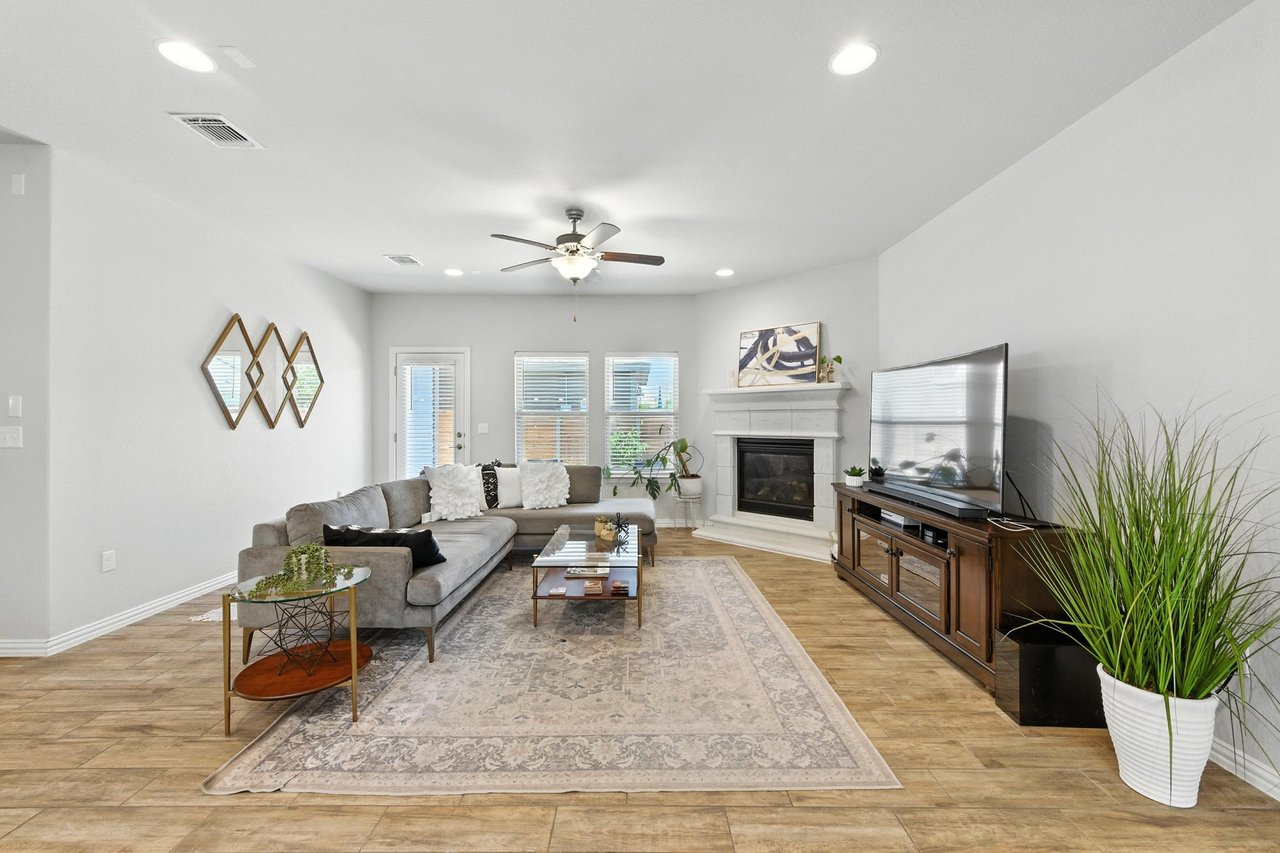 5512 Baythorne Dr