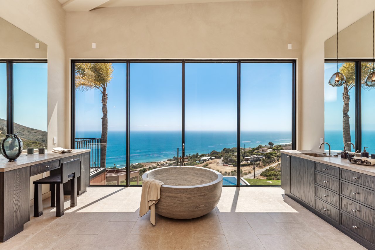 4346 Avenida De La Encinal