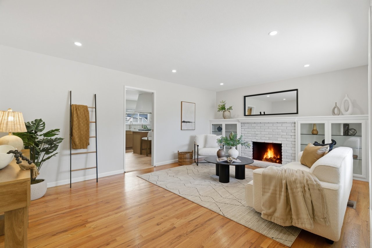 972 Emerald Way