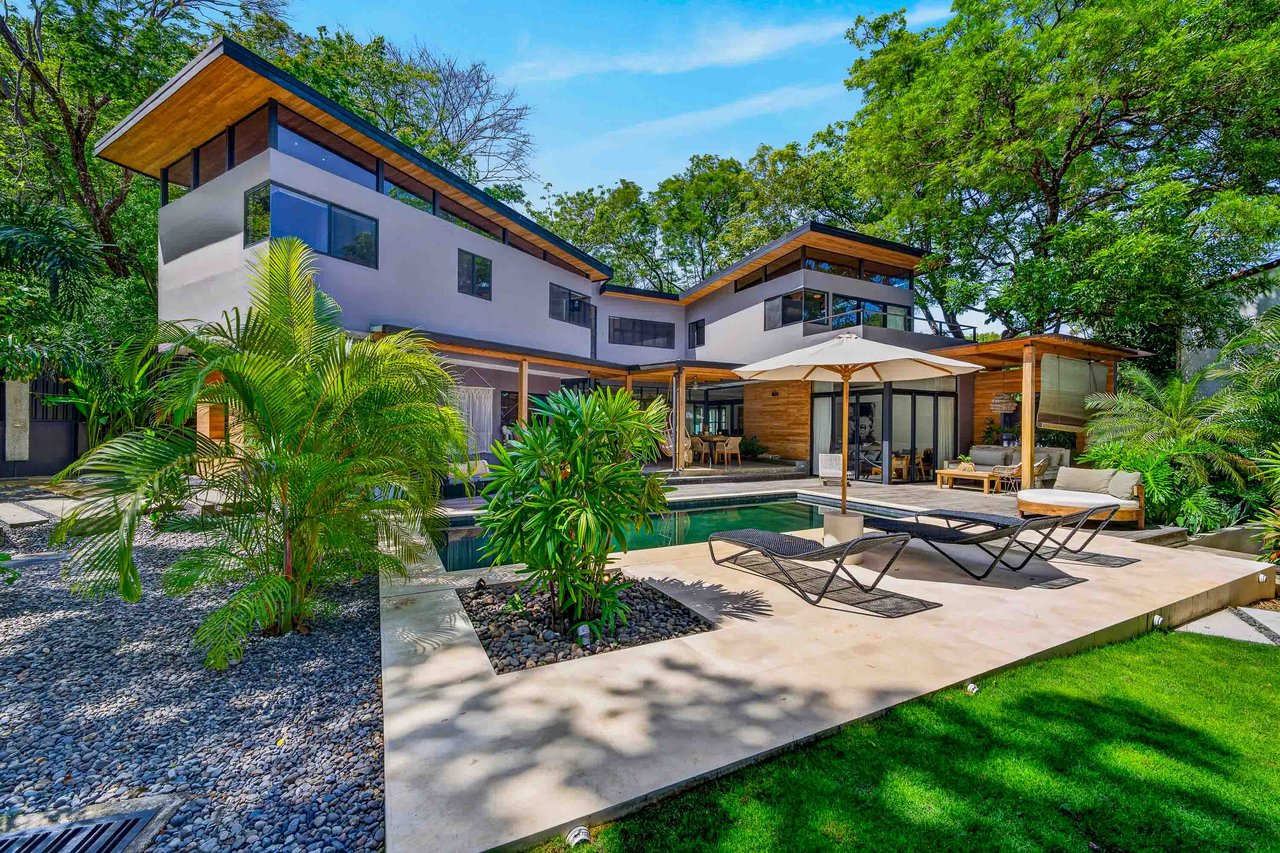 Casa Chavela | Luxury 4-Bedroom Home with Guest Cabin & Pool in Tamarindo