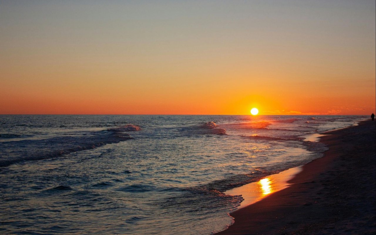 Best Places to Relax After Work in Naples