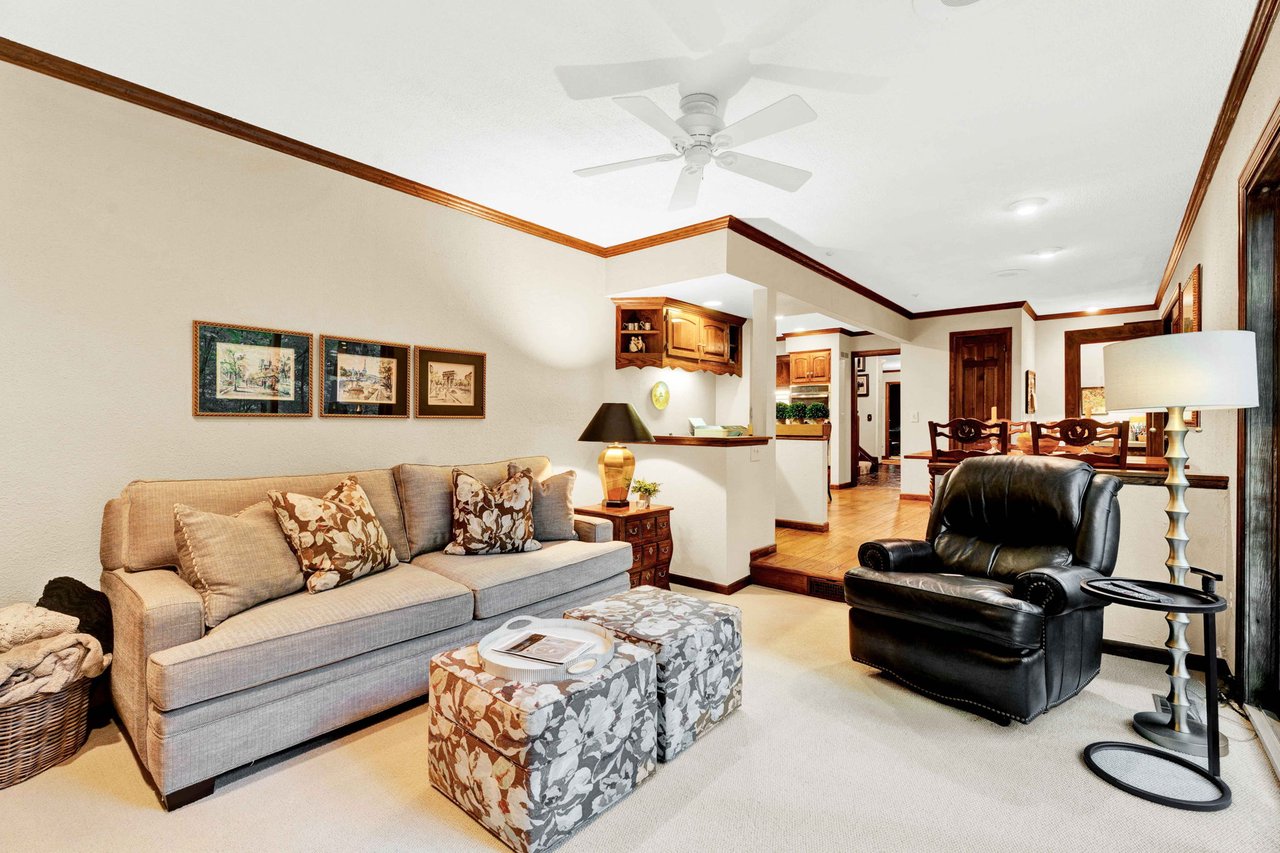 1100 Bretton Lane, Bloomfield Hills