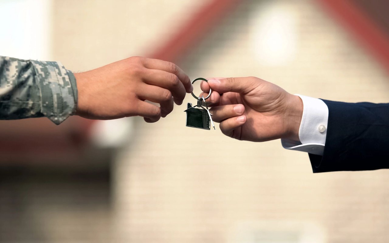 Military Home Buyers: 5 Reasons To Choose A VA Loan Instead of A Conventional Loan
