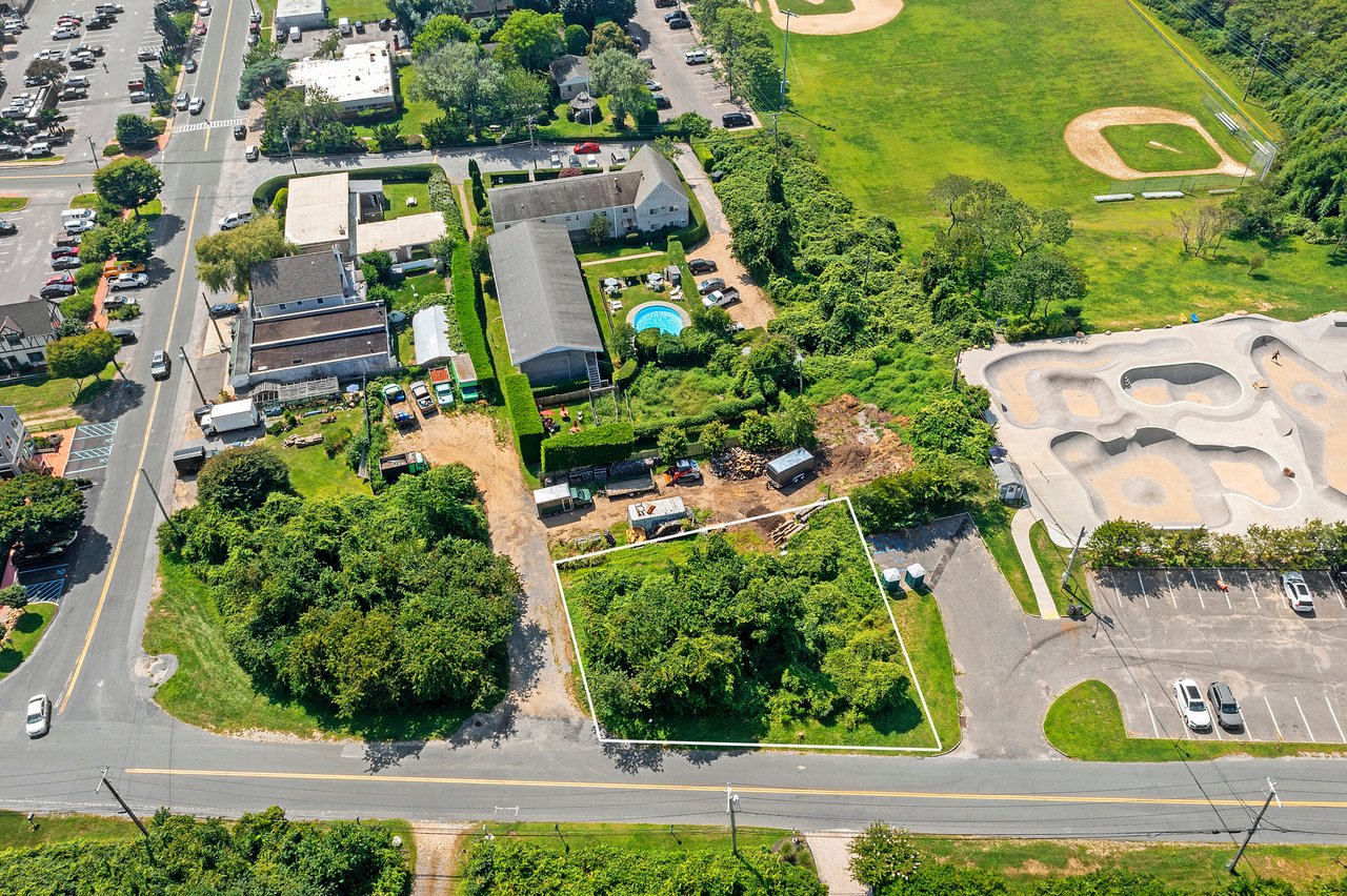 MONTAUK COMMERCIAL VACANT LAND