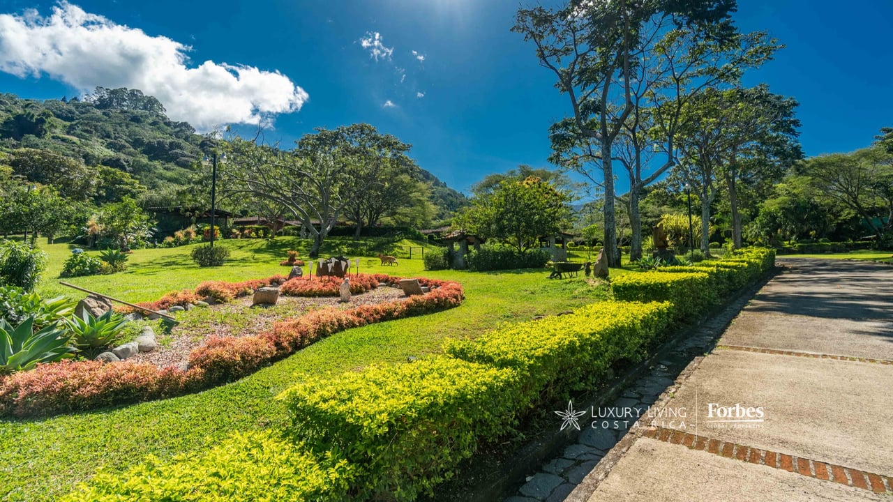 19759 - Luxury Hacienda Estate for Sale in Santa Ana | Villa Artesana