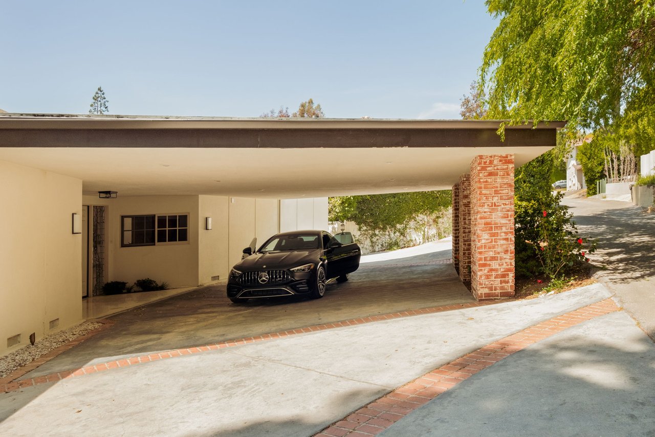 1163 Angelo Dr