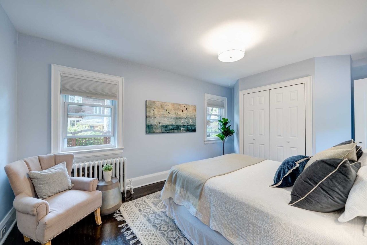 272 Glen Manor Dr W