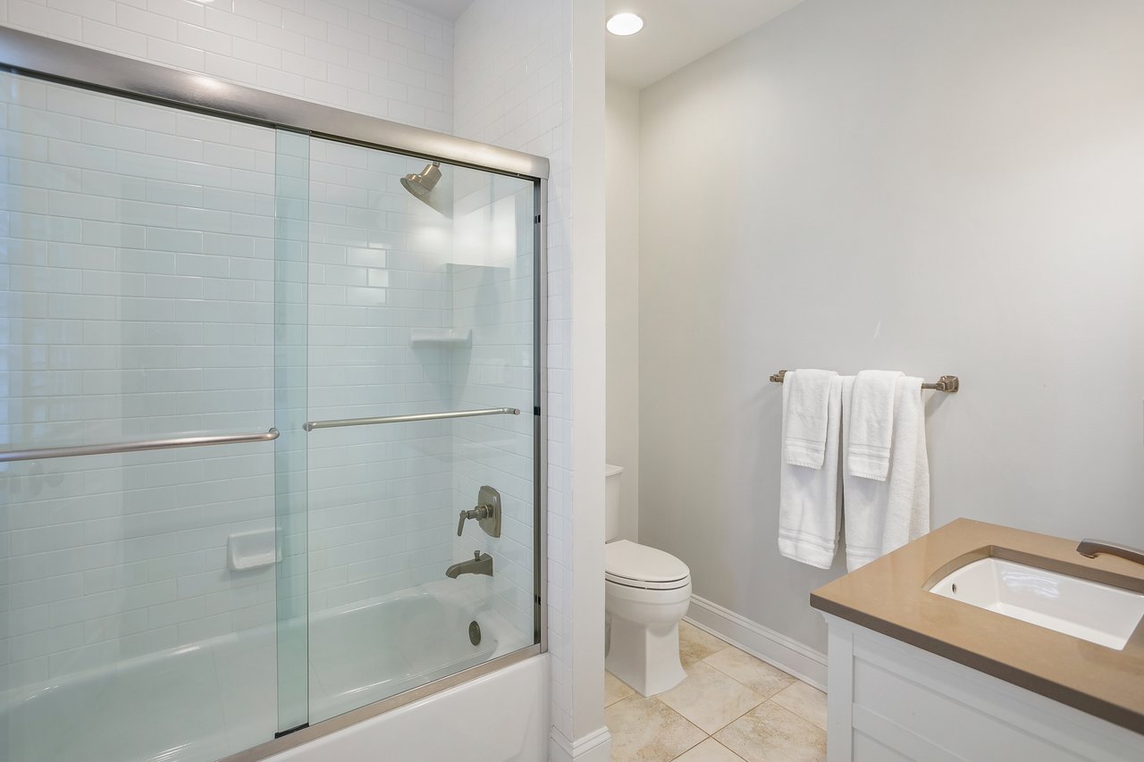 5025 Linnean Ave NW, Washington, DC 20008