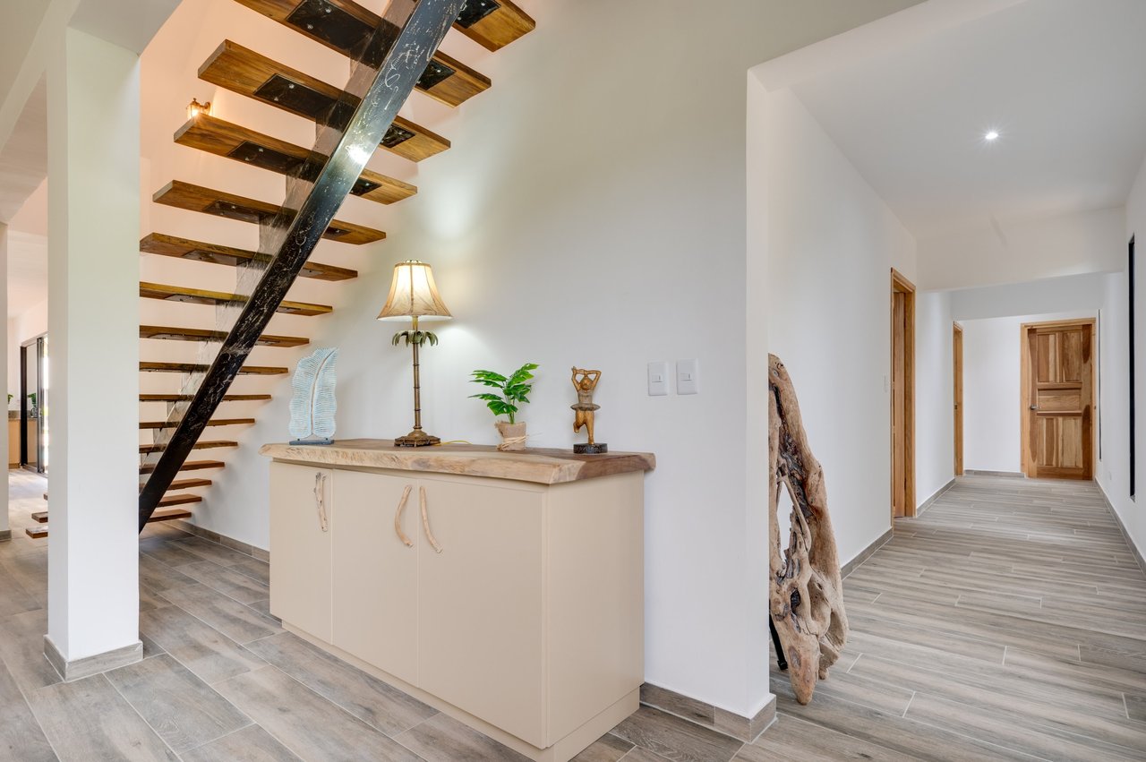 V-Jungla Cecile Refundores | Spacious Modern Villa with Pool, Guest House & Tropical Garden Near Tamarindo Beach