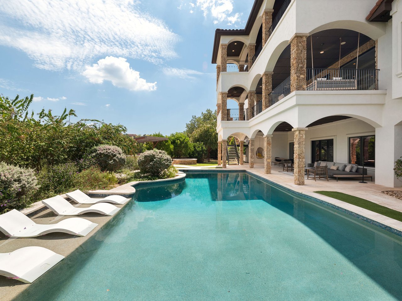 305 Marly Way 