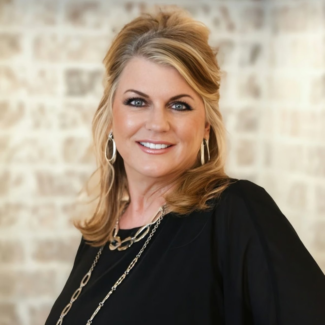 Debra Toney New Waverly, TX Real Estate Agent Headshot