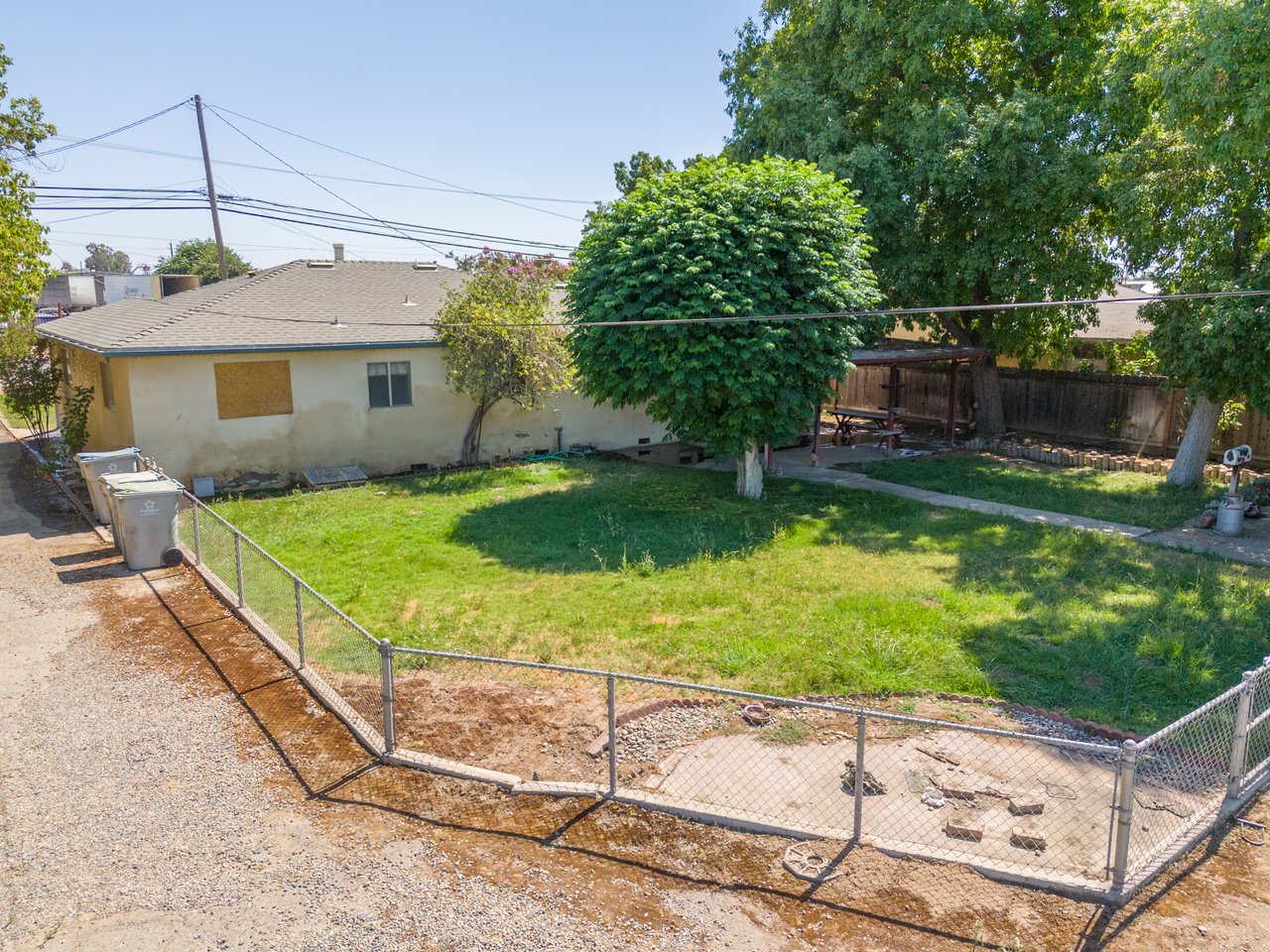 3684 W Belmont Ave