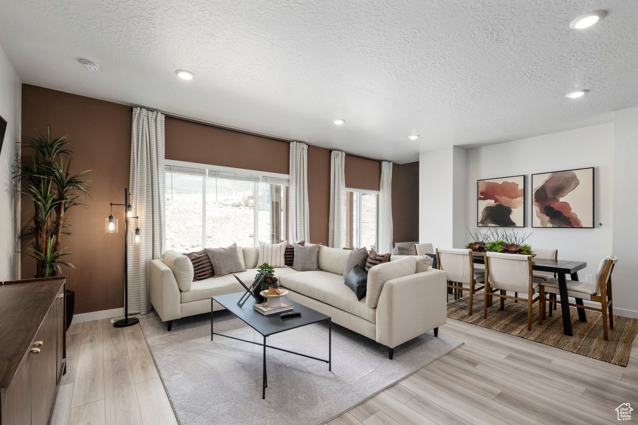 1590 W Charmer Ln #1422