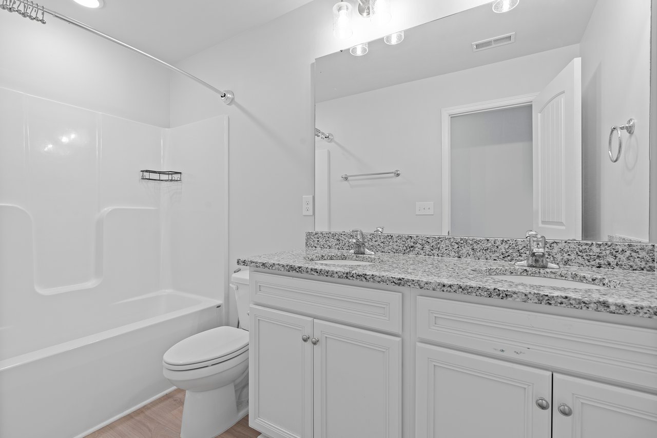Modern Luxury Meets Spacious Comfort – 5BR/3BA Home