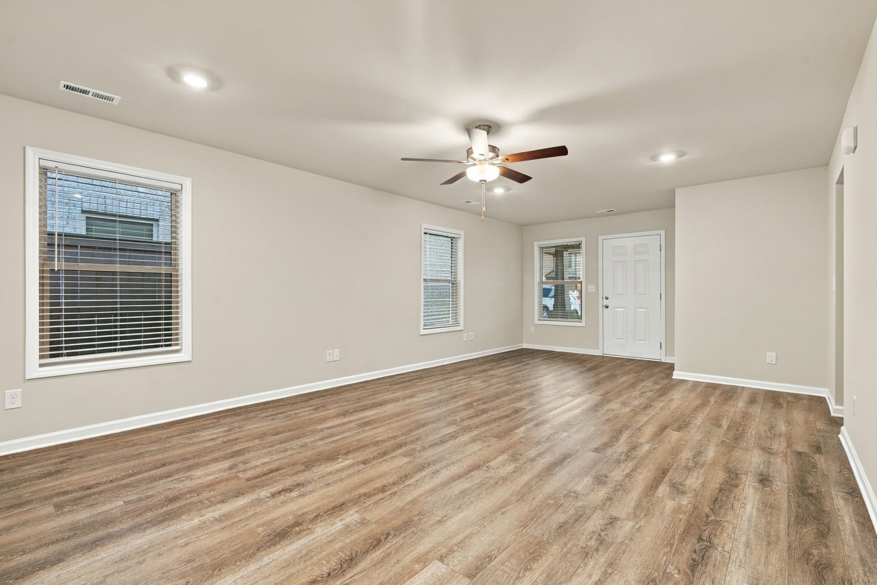 Modern Comfort Meets Unbeatable Location in Harvest!
