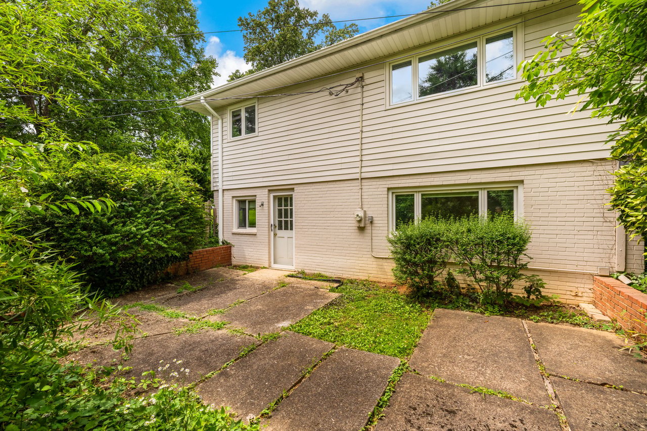 A Rare McLean Opportunity with Extraordinary Potential