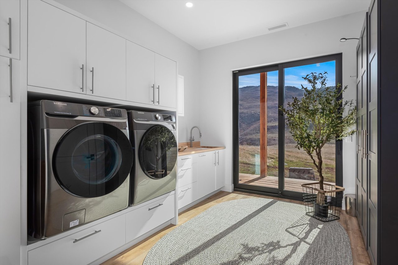 2024 Classic Contemporary Farmhouse with Staggering Mount Sopris Views