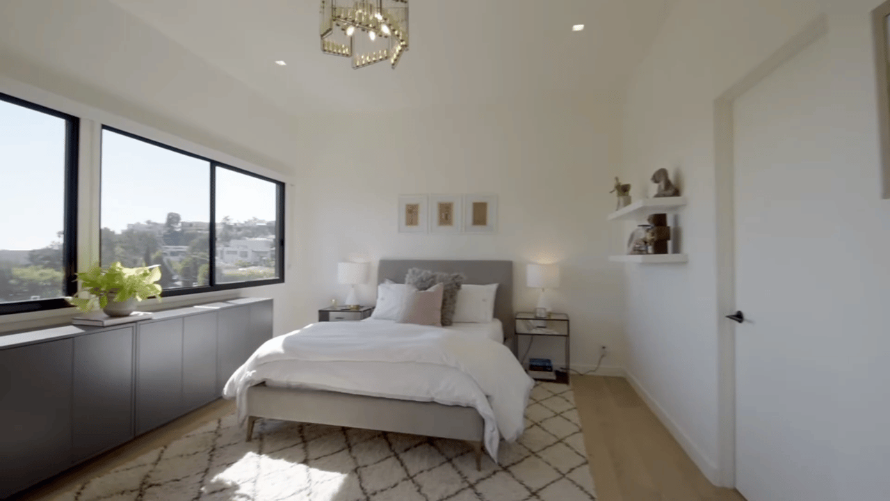 9291 Flicker Place, Los Angeles, CA 90069
