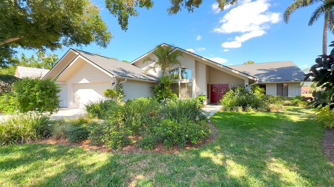 8142 Misty Oaks Boulevard, Sarasota, FL 34243